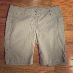 M.K shorts size 6 like new